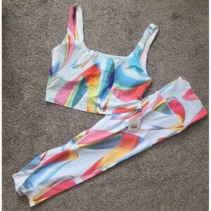 NWT Fabletics Athletic Set Size 1X Multicolor Cropped Leggings Top Power Hold